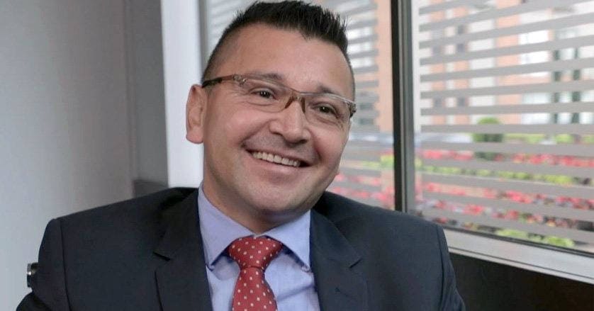 Efrén Rodríguez, alumno del Máster en Dirección y Gestión de Unidades de Enfermería Efrén Rodríguez, alumno del Máster en Dirección y Gestión de Unidades de Enfermería