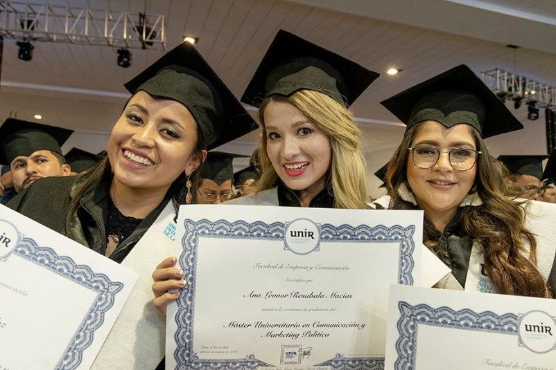 Alumnas de la Ceremonia UNIR Alumni Quito 2019
