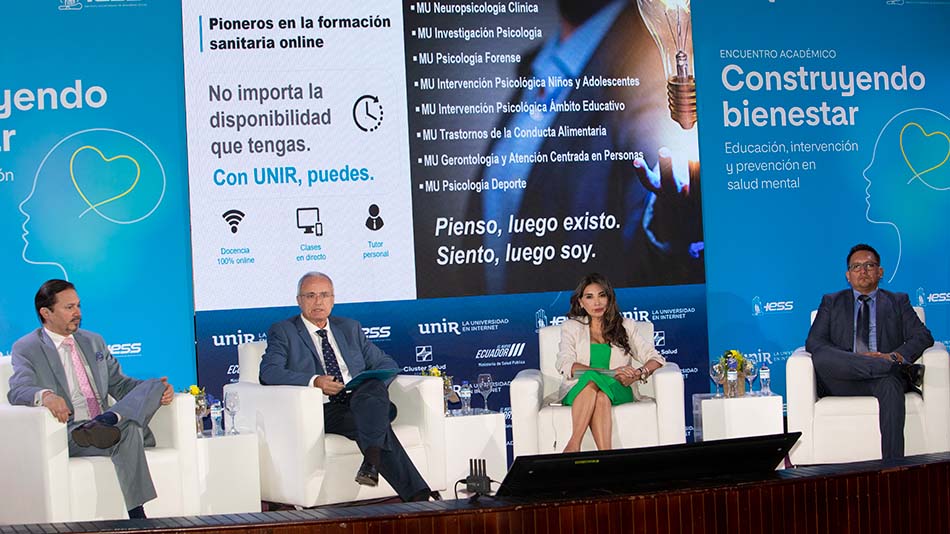 René Enríquez; Octavio Corral; Maribel López; y Carlos Pérez clausuraron el evento.