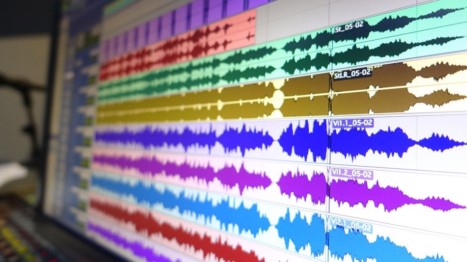 Los DAW de producción musical posibilita componer canciones, grabar voces, instrumentos y aplicar efectos con facilidad