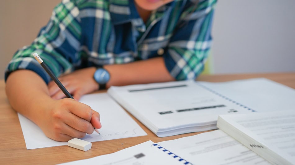 Cuando hablamos de técnicas de estudio, nos referimos a métodos, estrategias y herramientas que te ayudan a aprender de forma más eficiente