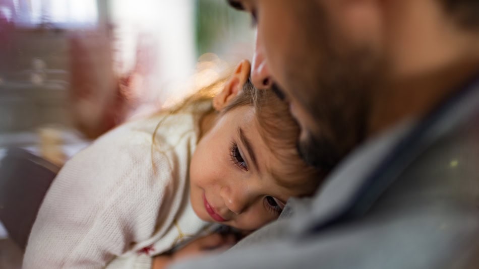 Entre las causas más comunes que favorecen este estilo de apego ansioso‐ambivalente destacan la falta de sensibilidad parental