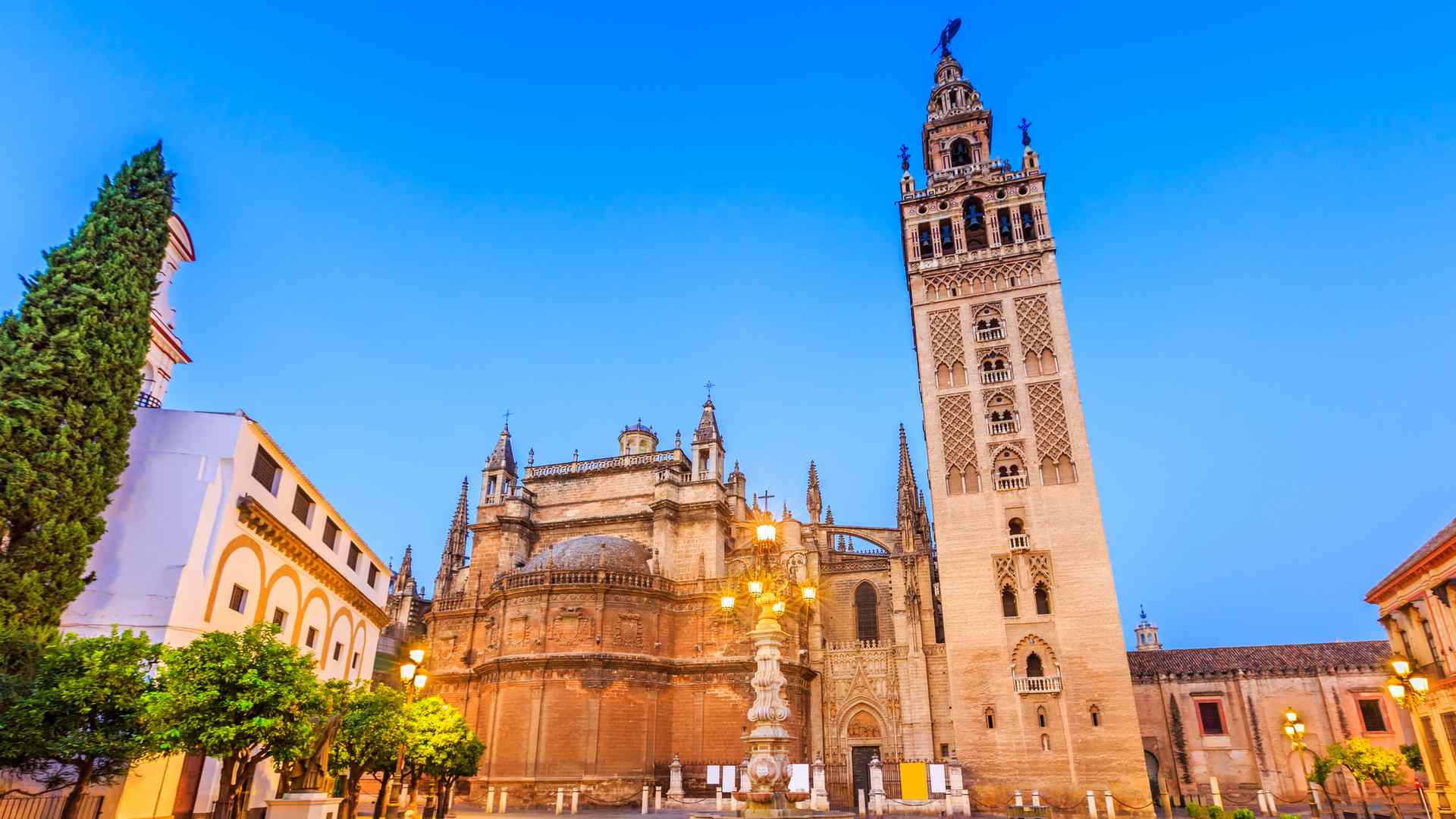 Cabecera-La-Catedral-de-Sevilla
