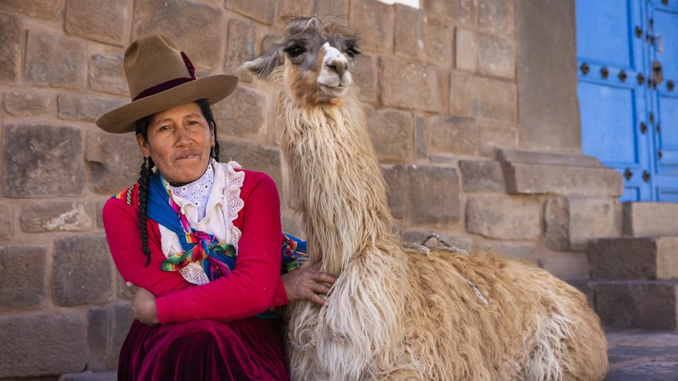 La diferencia entre atractivo turístico y recurso turístico radica en el grado de intervención, el desarrollo y la capacidad de generar experiencias memorables