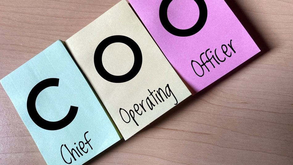 Acrónimo de Chief Operating Officer