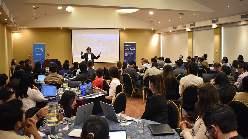 Jorge Torres durante su intervención en el 'Hackathon IA For Good' organizado recientemente por UNIR.