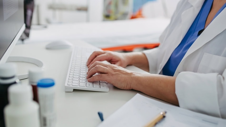 Entre los requisitos para trabajar en un centro de salud se incluye el desarrollo de habilidades organizativas, comunicativas y tecnol&oacute;gicas