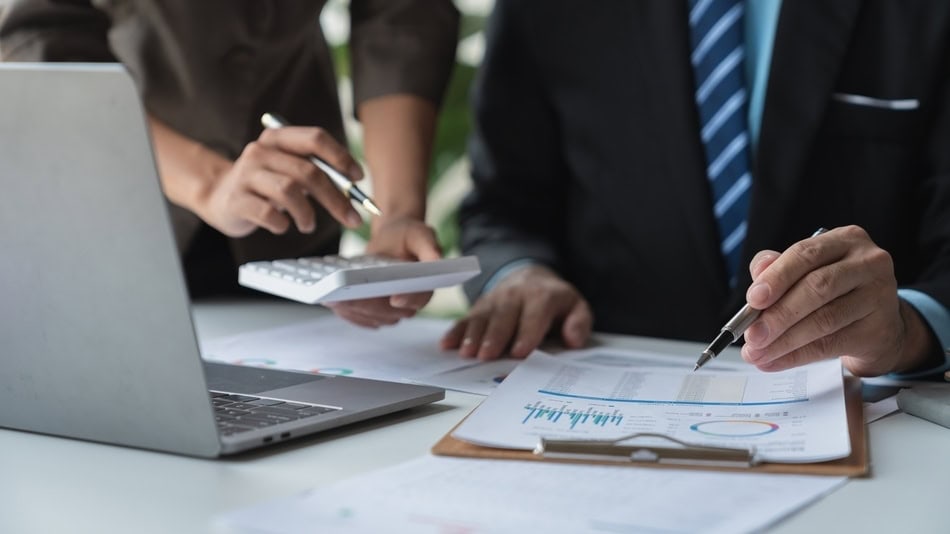 Una parte vital del trabajo del analista de operaciones consiste en detectar oportunidades para optimizar recursos y reducir gastos