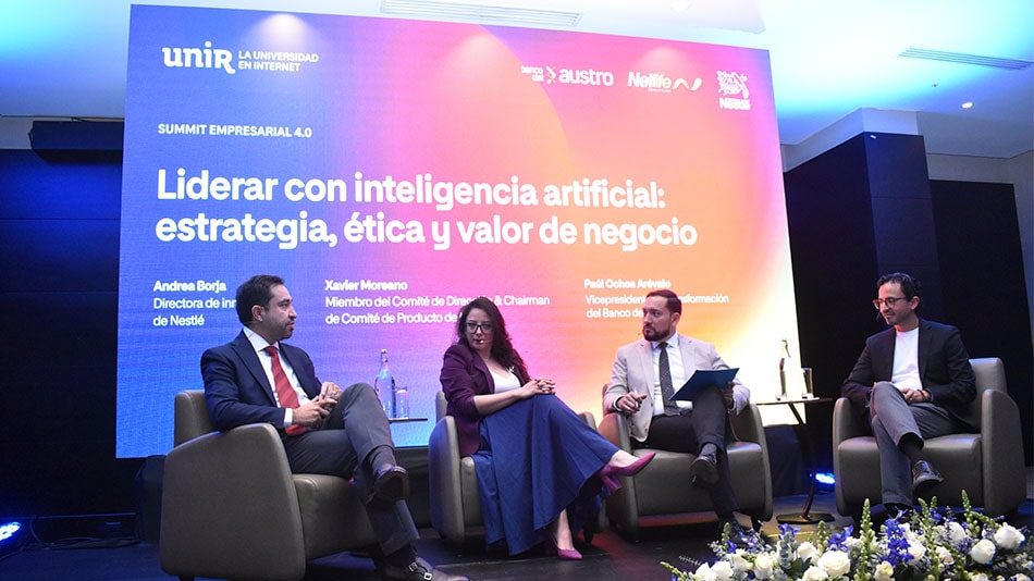 Mesa redonda &lsquo;Estrategias y &Eacute;tica para Liderar con IA&rsquo;.