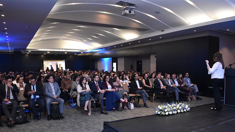M&aacute;s de 270 empresarios y directivos de los sectores m&aacute;s relevantes del pa&iacute;s acudieron al Summit Empresarial 4.0 organizado por UNIR.