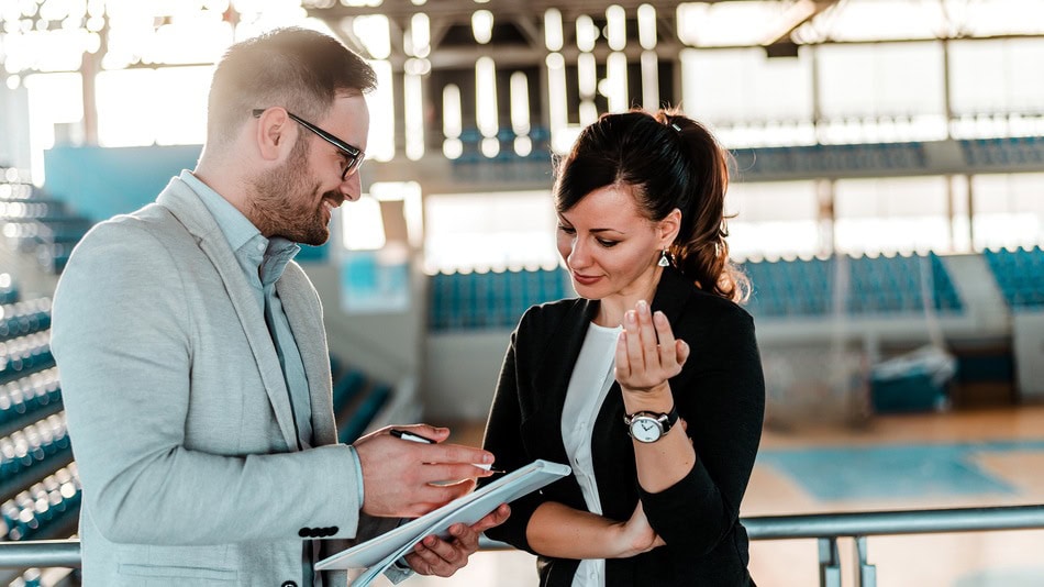 El agente deportivo debe comprender los contratos laborales, reglamentos federativos y aspectos fiscales vinculados a las transferencias y derechos de imagen