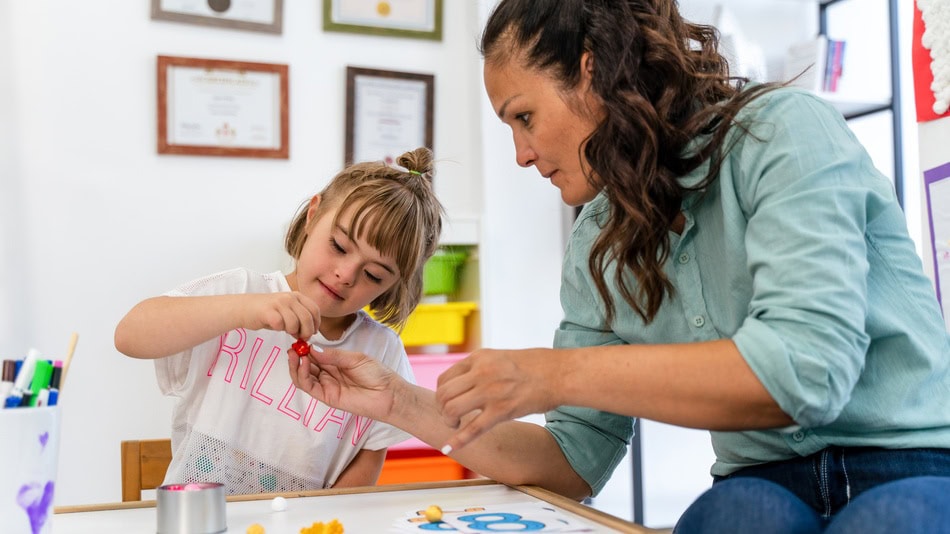 La estimulaci&oacute;n cognitiva en el autismo funciona mejor cuando las actividades son claras, breves y predecibles