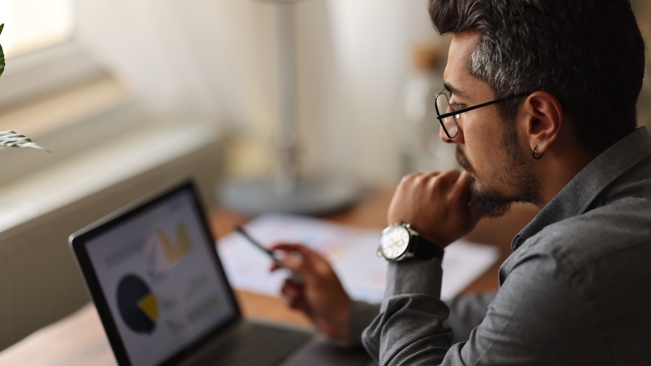 La econometría es una herramienta que combina teoría económica, matemáticas e inferencia estadística