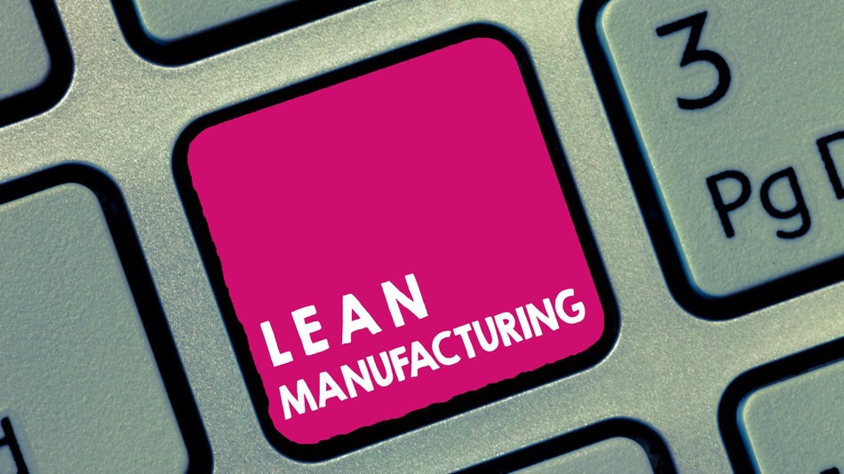 El Lean manufacturing se enfoca en eliminar los desperdicios en los procesos productivos, como las esperas, movimientos innecesarios, exceso de inventario, defectos o sobreproducci&oacute;n