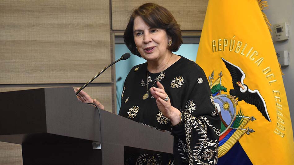 Rosalía Arteaga, presidenta de UNIR en Ecuador.