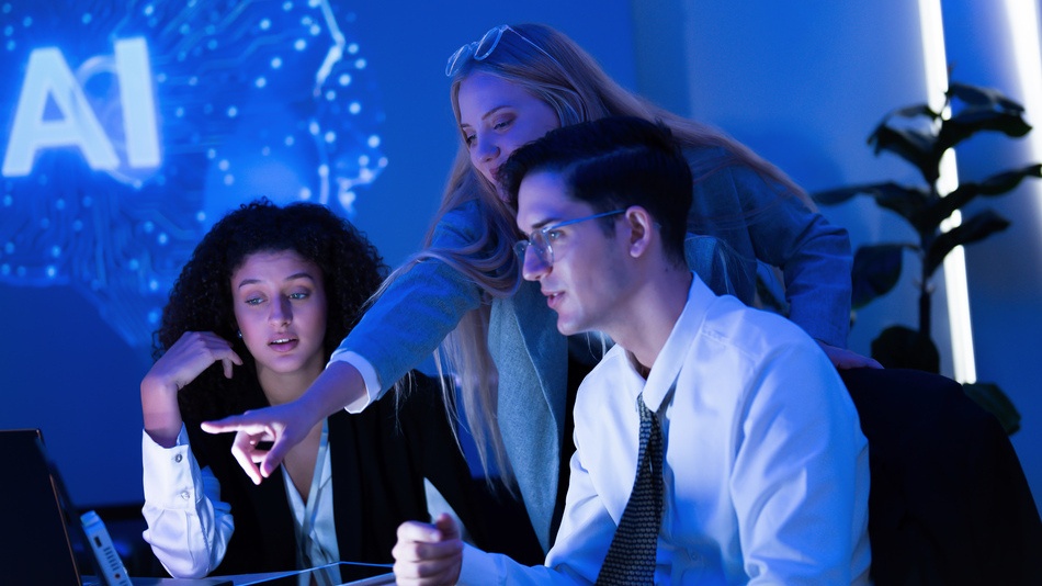 La transformación digital hace posible que un negocio aprenda a operar mejor, tome decisiones basadas en datos, automatice procesos y responda más rápido a sus clientes