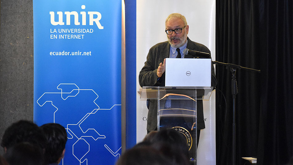Rafael Llavori, experto en Calidad Internacional de UNIR, dirigi&oacute; la sesi&oacute;n de capacitaci&oacute;n.