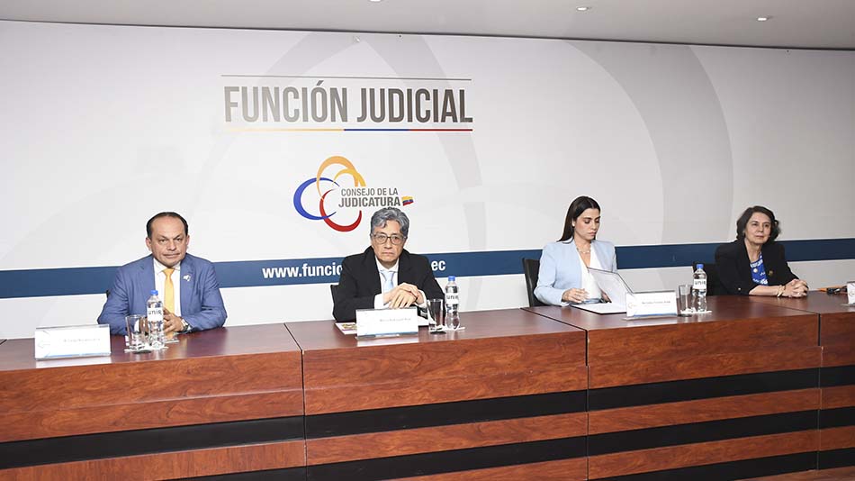 Participantes del panel en el evento en el Consejo de la Judicatura.