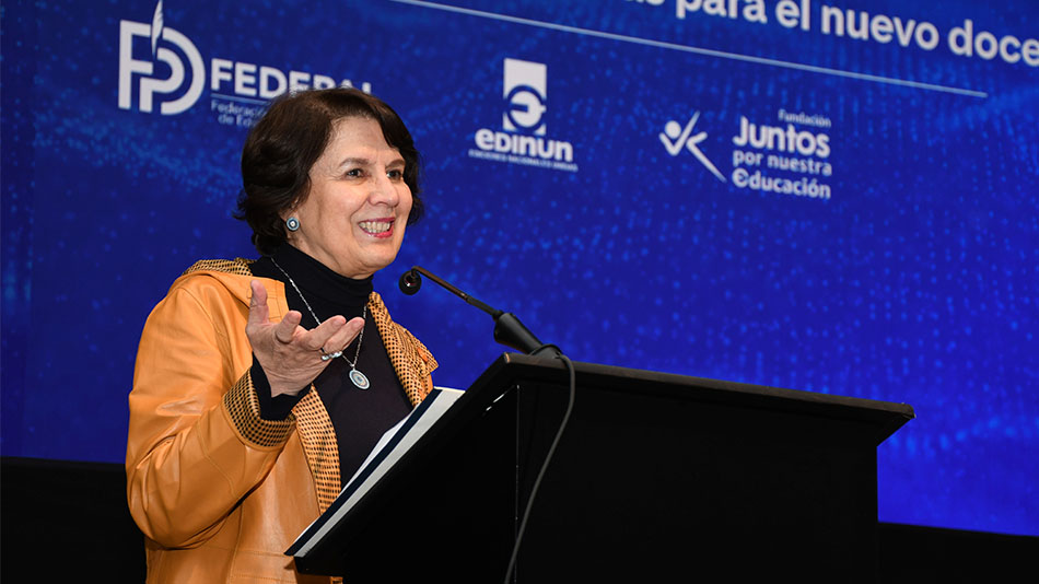 Rosal&iacute;a Arteaga, presidenta de UNIR en Ecuador.