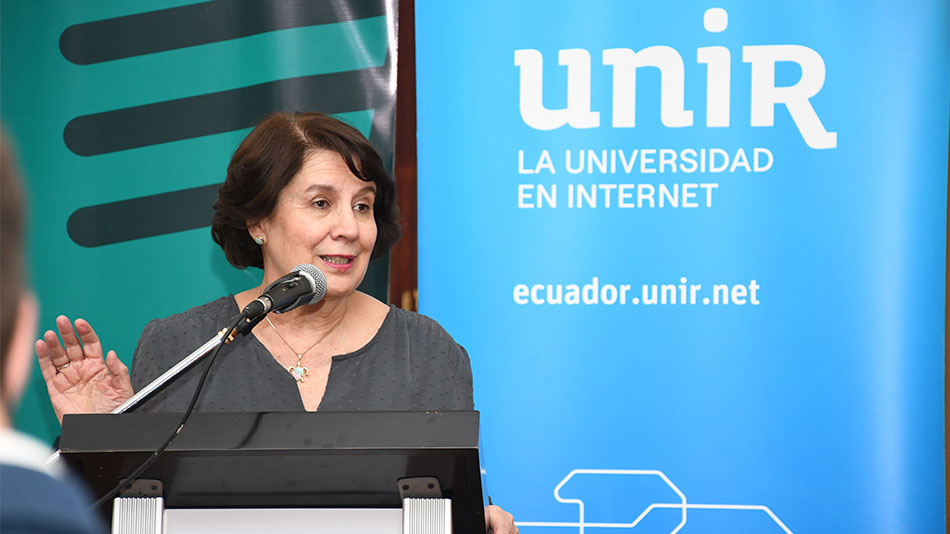 Rosalía Arteaga, presidenta de UNIR en Ecuador.