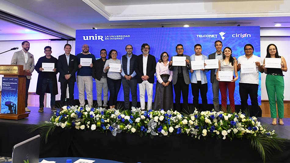 UNIR otorg&oacute; becas del 100% para un programa de especializaci&oacute;n universitaria en IA Generativa al equipo ganador.