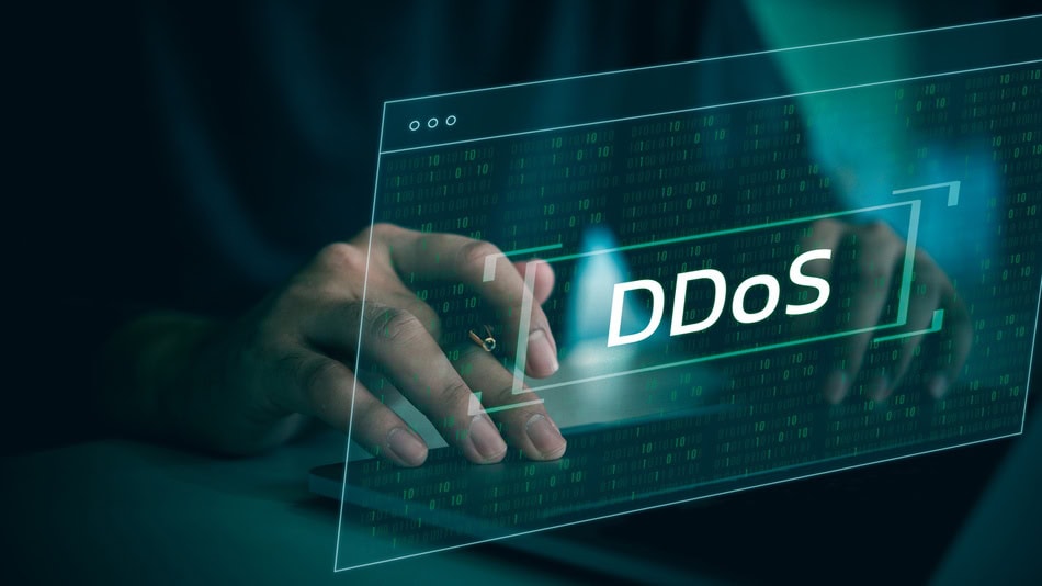 Al implementar Zero Trust, se verifica continuamente a usuarios y dispositivo mediante estas acciones las organizaciones pueden detectar amenazas como un ataque DDoS