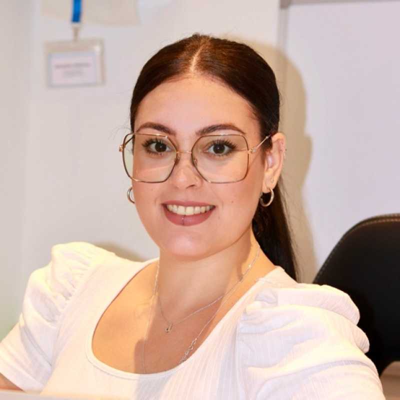 Elisabeth Medrano Luna, Experta asociada