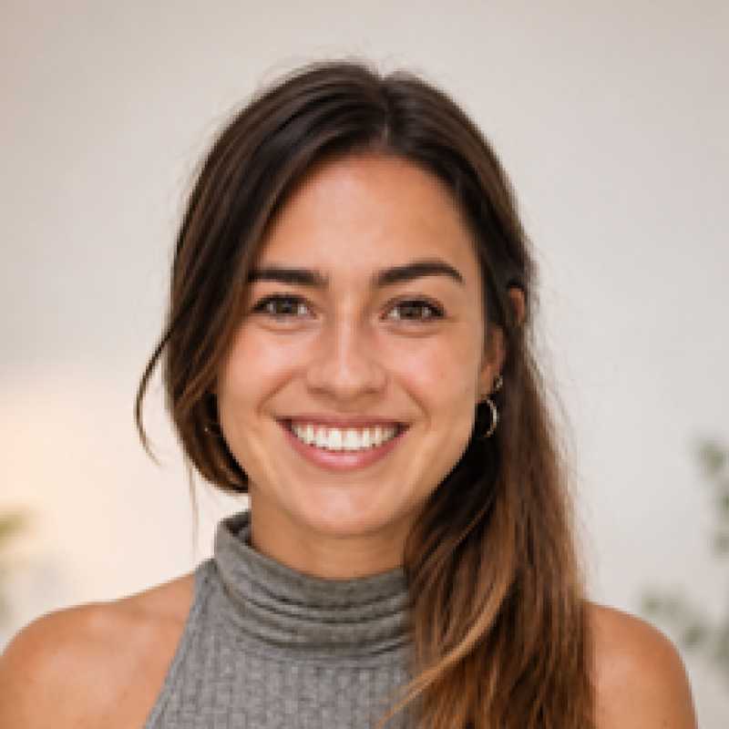 Florencia Hoet, Docente UNIR
