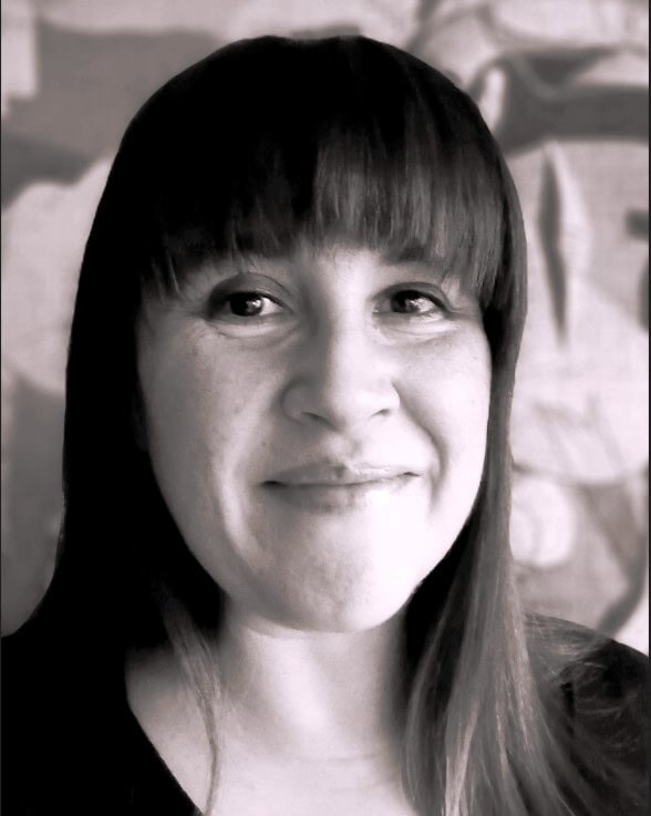 María Pilar Paz-Peñuelas Benedé, Profesora