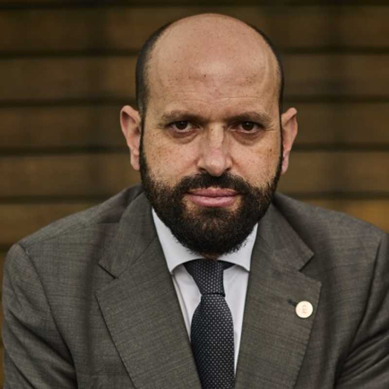 Óscar Regueiro Castro, Experto asociado