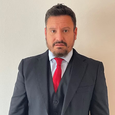 Renato Julián Horacio Massari, Experto Asociado