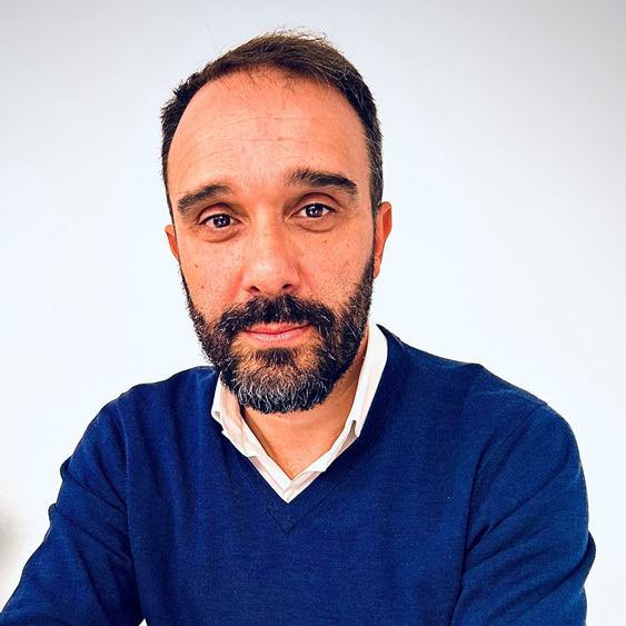 Roberto Rodríguez Gónzalez, Experto asociado