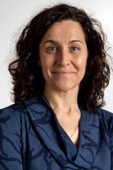 Rosa Almarza del Campo, Experta asociada