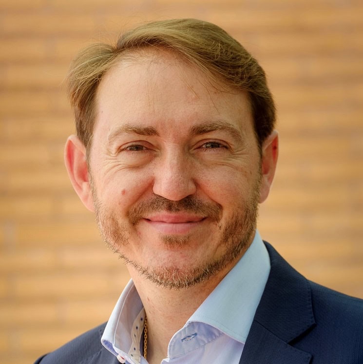 Santi Vivanco Saenz, Experto Asociado